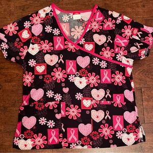 Heart print scrub top